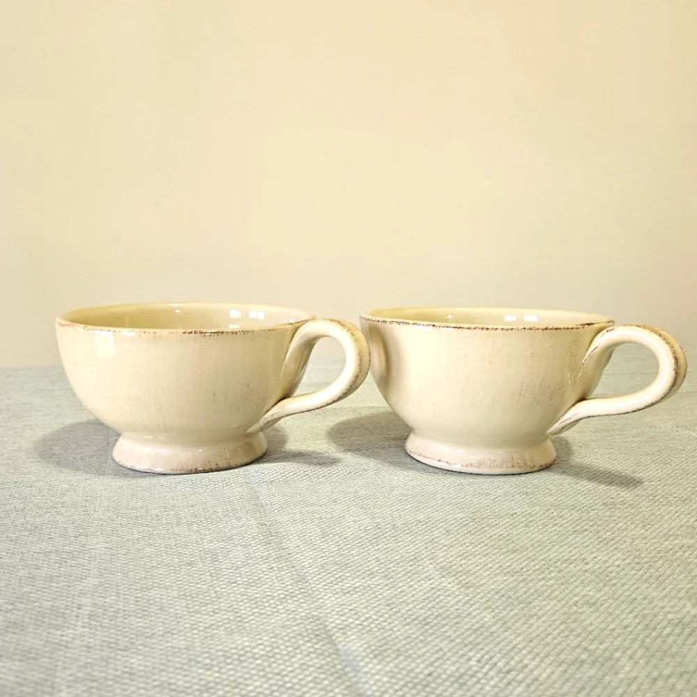 Vtg. Pier 1 Toscana Ivory 2 Jumbo Mugs Hand-Painted Earthenware Italy Discd 5.5